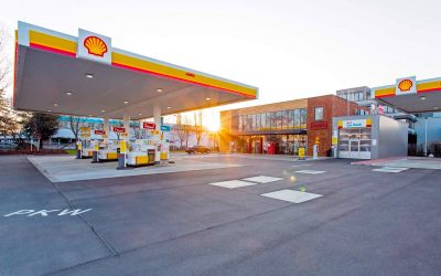 Zweistöckige Shell-Tankstelle in Eching